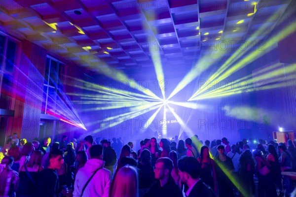 On 18 September 2024, the @Nachtschicht started again at 9 pm in Dresden City Hall. Dresdeners who