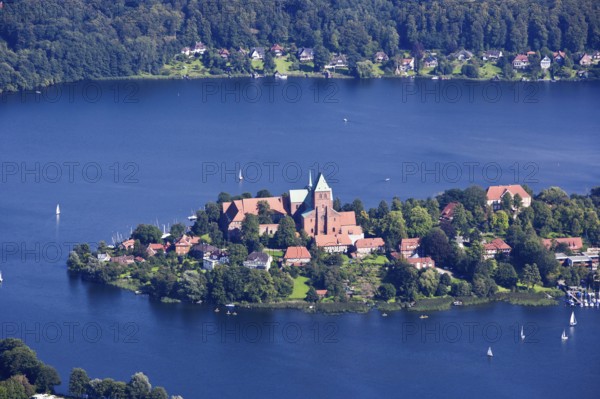Ratzeburg Cathedral, Ratzeburg, Lauenburg Lakes, Domsee, Schleswig-Holstein, Germany, Europe