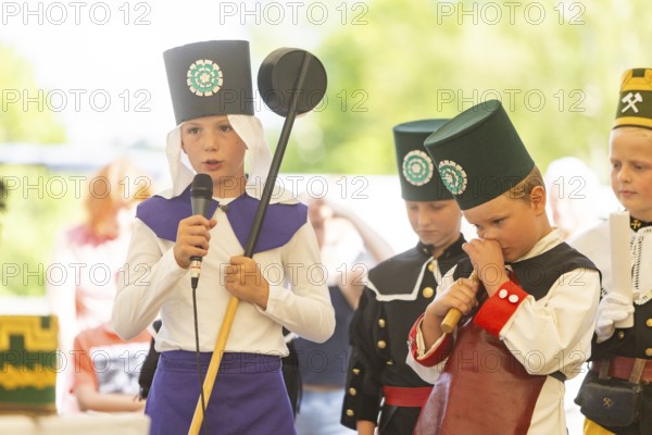 Minister President Michael Kretschmer visits Schneeberg on the occasion of the Mountain Dispute Day