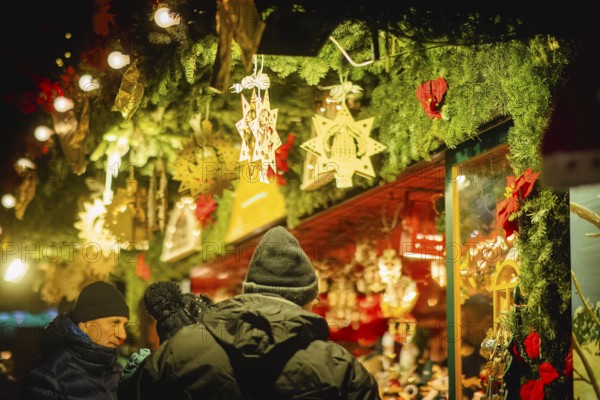 The 588th Dresden Striezelmarkt has reopened after a Corona-related break