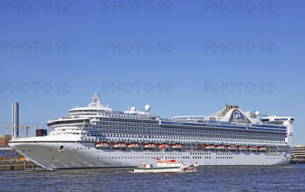 Kreuzfahrtschiff Caribbean Princess beim 827. Hafengeburtstag in Hamburg, 2016, Cruiser Caribbean