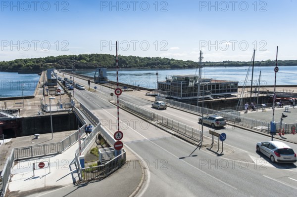 Rance tidal power station, Rance River, Dinard, Brittany, Usine maremotrice de la Rance,