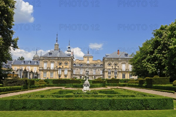 Castle Garden, Castilla y, and, La Granja Ilfonso, Palacio Real, former Royal Summer Residence, San