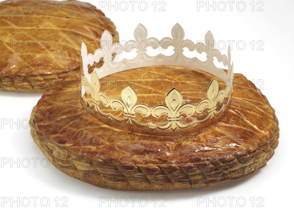 GALETTE DES ROIS, FRENCH ROYAL CAKE FOR THE FEAST OF THE THREE KINGS
