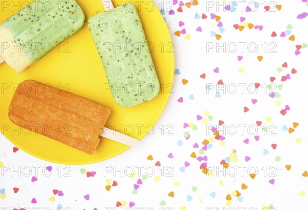 Top view popsicles plate