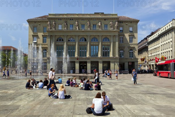 Bundesplatz of Bern, fountains on Bern's Bundesplatz, Federal Palace, Bern, Switzerland, Europe