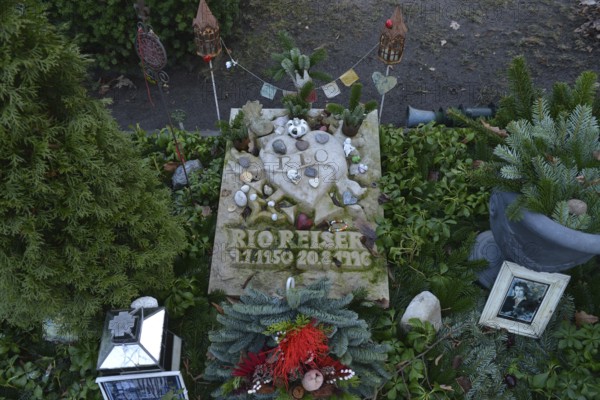 Grave of Rio Reiser, St. Matthew's Churchyard, Gravestone, Old St. Matthew's Churchyard Berlin,