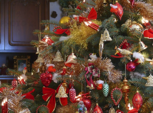 Decorated Christmas tree, Christmas decorations
