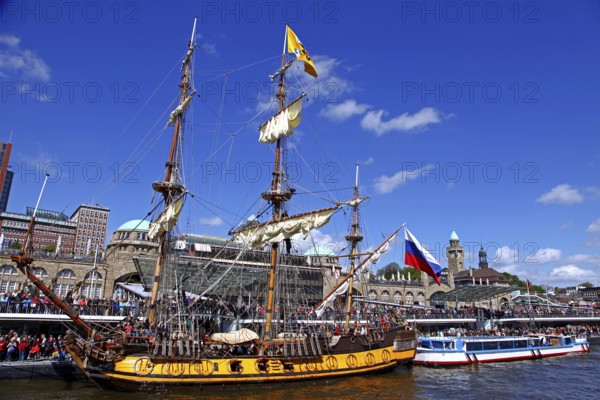 Fregatte Shtandart, Impressions of the 826th Birthday of the Port of Hamburg 2015, Germany, Europe