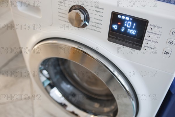 Smart washing machine with WiFi