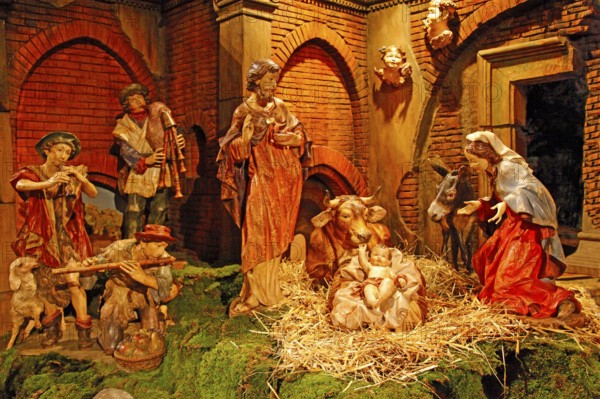 Christmas cot, St. John Nepomuk Catholic Church, Hadamar, Hesse, carved by sculptor Piccolruaz,