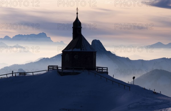 Wallbergkircherl, Wetterstein Mountains, Roßstein and Buchstein, Bavarian Alps from Wallberg,