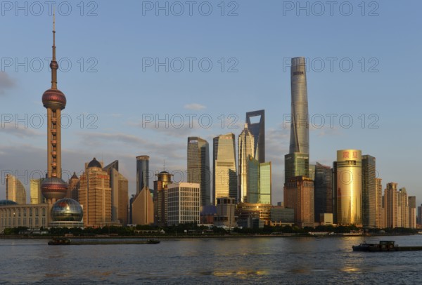Skyline on the Huangpu River with Oriental Pearl Tower and Shanghai Tower, Pudong, Shanghai, China,