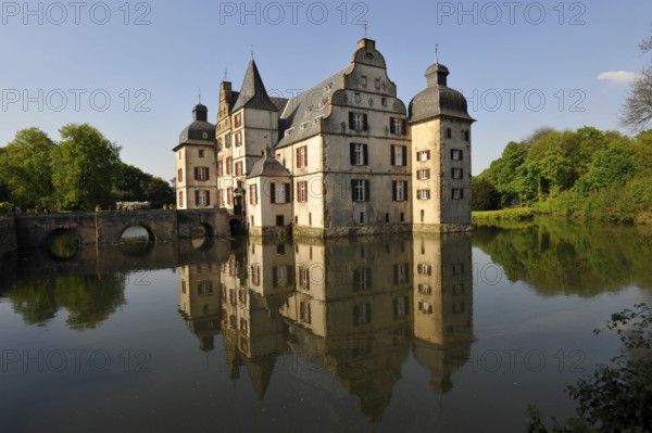 Bodelschwingh Moated Castle, Dortmund, North Rhine-Westphalia, Germany, Europe