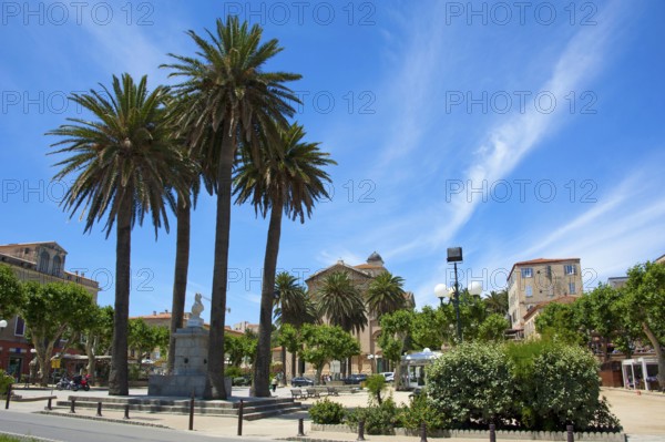 Market Square, Place Paoli, L'Ile-Rousse, Corsica, France, Europe