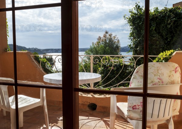 Iconic holiday flat with balcony and sea view in Paguera or Peguera, municipality of Calvià,
