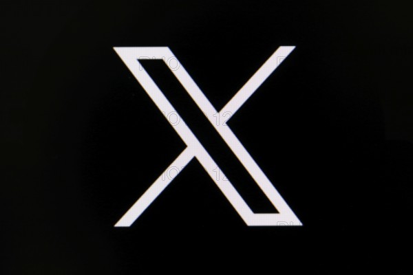 Symbolic image social media, close-up of a black screen with X logo on the website of the short