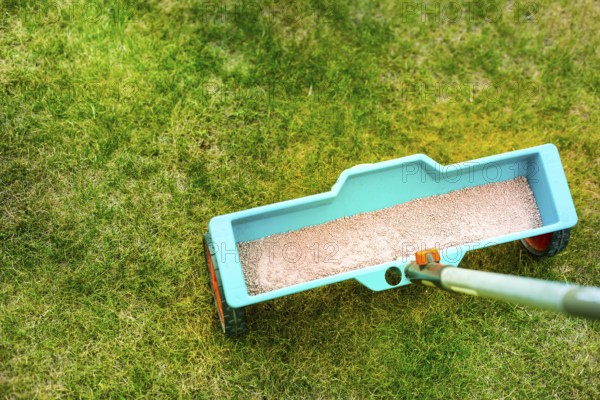 Lawn care - Lawn Spring Fertilization tool