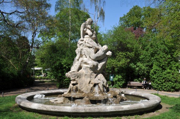 Flood Fountain, Perelsplatz, Friedenau, Berlin, Flood Fountain, Paul Aichele, Germany, Europe