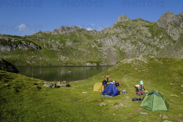 Camp on Lac Bersau, Ayous lakes tour, Pyrenees National Park, Pyrenees Atlantiques, France, Europe