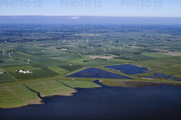Salt marshes, marshland, Reussenkoog, Sönke-Nissen-Koog, reservoir with Sönke-Nissen-Koog lock,
