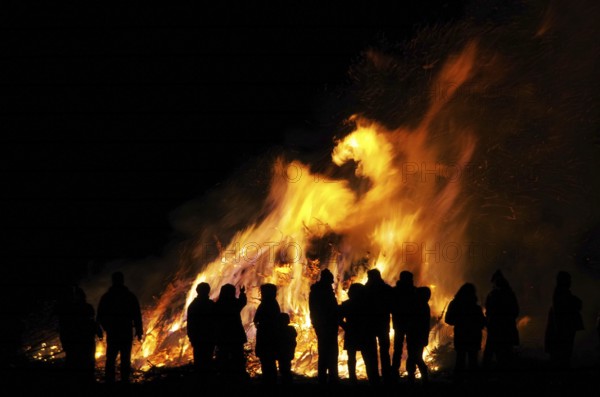 Witches' bonfire, Walpurgis Night bonfire 104