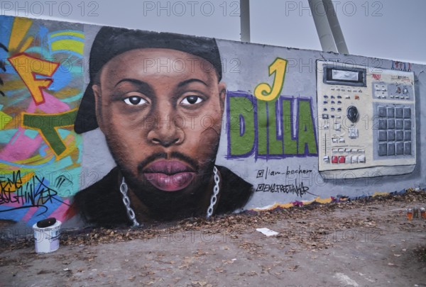Germany, Berlin, 13. 12. 2020, graffiti wall, head, portrait J Dilla, by graffiti artist Eme