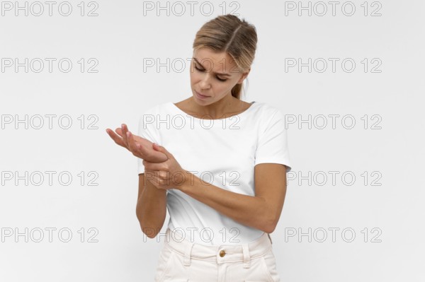 Front view woman with wrist pain