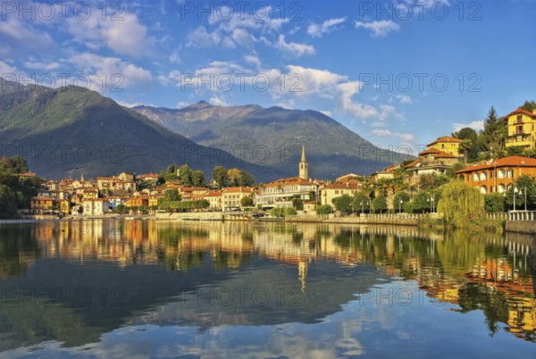 Mergozzo am Lago Maggiore, Mergozzo on lake Lago Maggiore in northern Italy