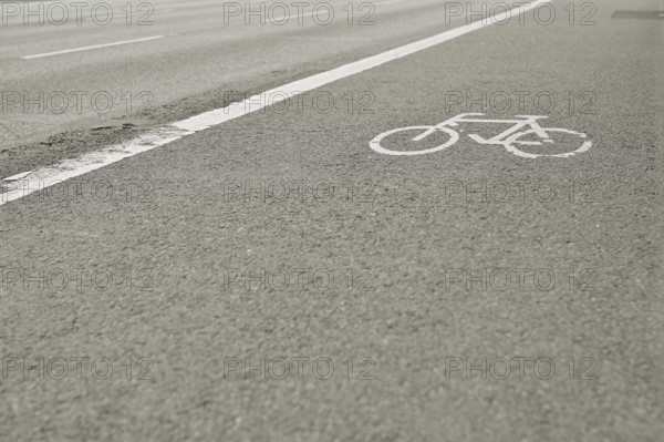 Cycle path in the city centre of Berlin