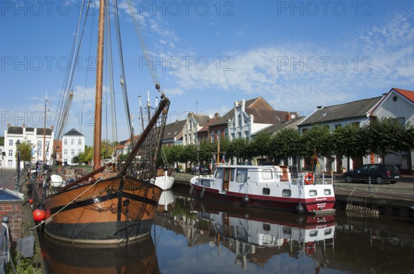 Boats in the old harbour, Weener, East Frisia, Lower Saxony, Germany, Europe