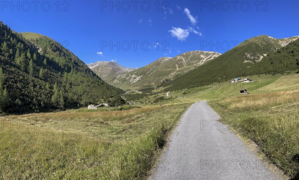 Ascent to the Chaschauna pass, road, Livigno, Italy, Europe