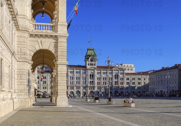 Triest Piazza Grande 01