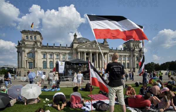 Germany, Berlin, 15. 08. 2020, Reichsbürger rally in front of the Reichstag, Reich flag, Europe