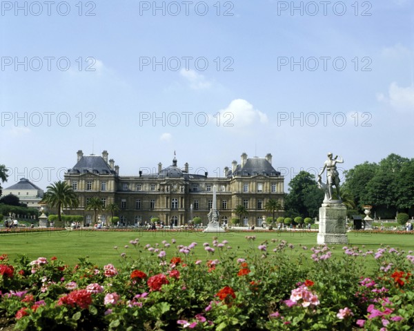 THE SENAT IN LUXEMBOURG GARDEN, PARIS