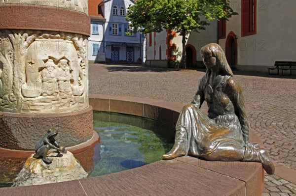 Fairytale fountain, the frog king with golden ball and the king's daughter, Steinau an der Straße,