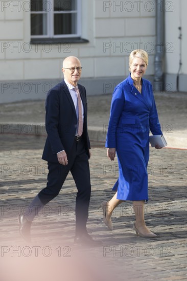 Peter Tschenscher (SPD, First Mayor of Hamburg) and Manuela Schwesig (SPD, Minister President of