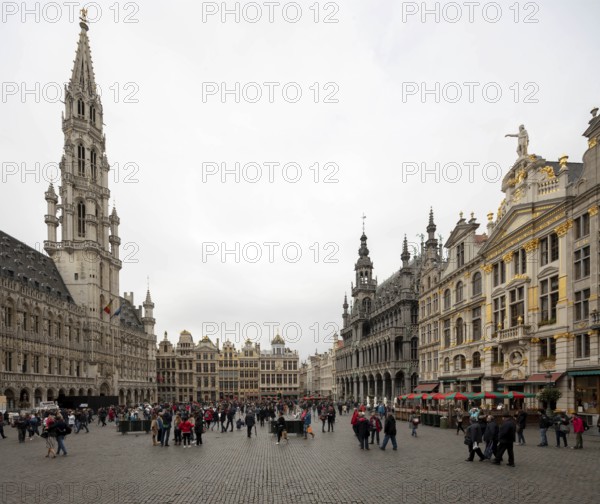 Brussels, Bruxelles, Grand Place, Grote Markt, view from south-east, on the left the town hall, on