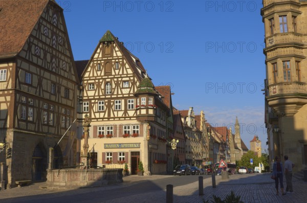 Half-timbered houses, market square, Rothenburg ob der Tauber, Romantic Road, Franconia, Bavaria,