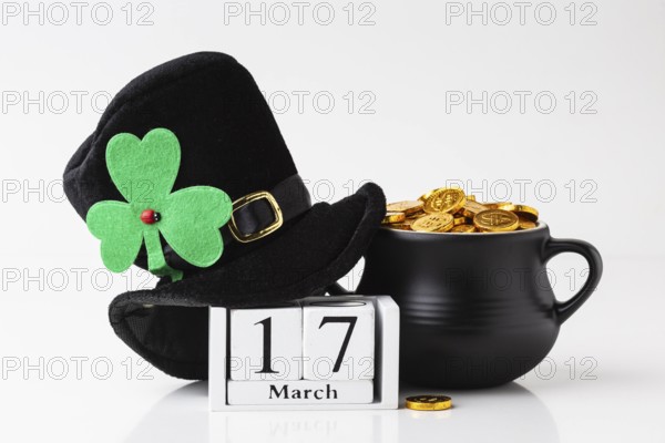 Cauldron hat st patrick day