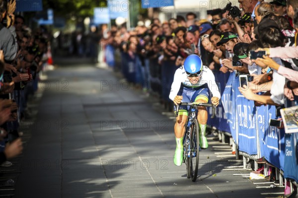 MELBOURNE, AUSTRALIA, FEBRUARY 3: Caleb Ewan of ORICA-GreenEDGE nears the finish of the Prologue
