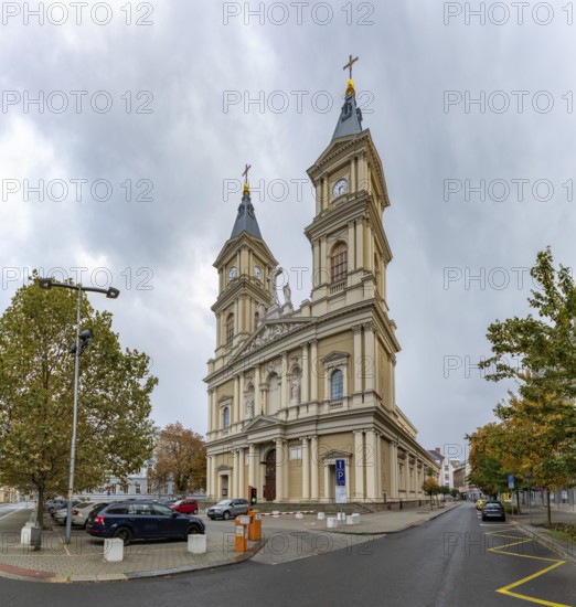 A picture of the Cathedral of the Divine Saviour on a cloudy day (Ostrava)