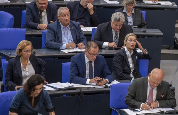 2nd row, f.l.t.r.: Beatrix von Storch, Tino Chrupalla, Dr Alice Weidel, Germany, Berlin, 06.07