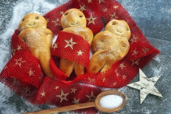 Grittibänz, Swiss version of the Stutenkerl made from yeast yeast dough with sultanas and sugar,
