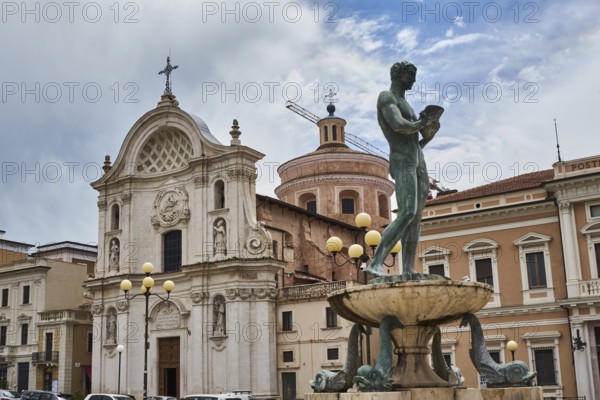 Fountain Fontana Vecchia, behind the church Santa Maria del Suffragio, Anime Sante, Piazza del