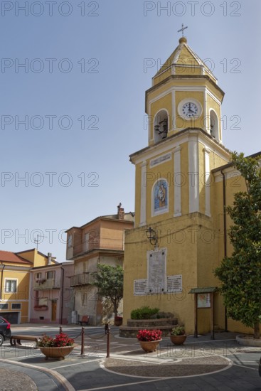 Mother church of Fardella, dedicated to St Anthony of Padua, in Piazza Gianturco E. The mountain