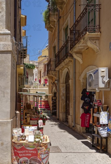 Narrow alley in Noto. The old town centre of Noto is a UNESCO World Heritage Site. Noto, Sicily,