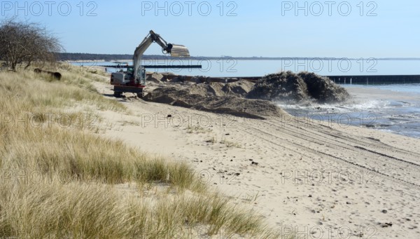 Renaturation, Repair of erosion-damaged beach. Sand is sucked up from the seabed and pumped via