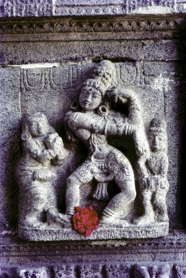 Showing the karanas on the temple walls of Thillai Nataraja temple in Chidambaram, Tamil Nadu,
