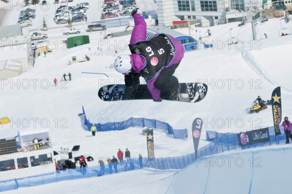 Snowboarders at the LG Snowboard FIS World Cup 2011, Men's Halfpipe, Canada Olympic Park, Calgary,